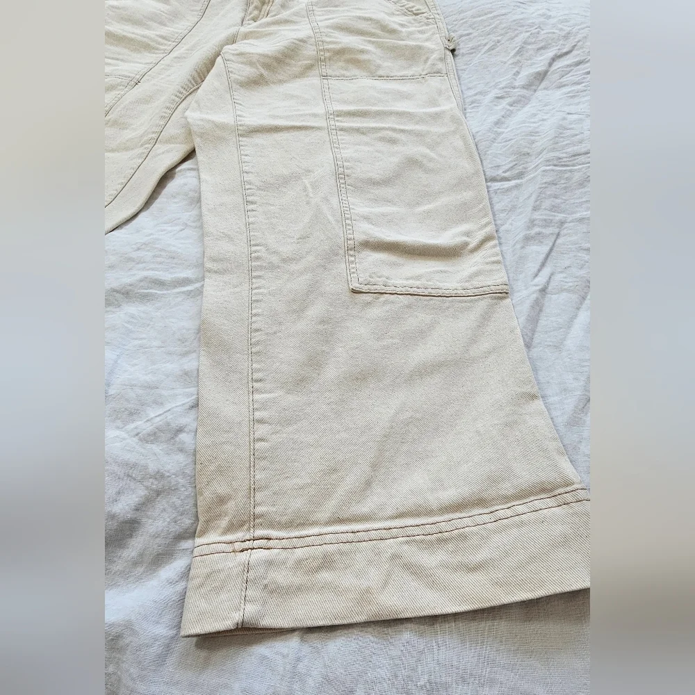 Old Navy Cream Straight Leg Pants - Picture 2 of 9